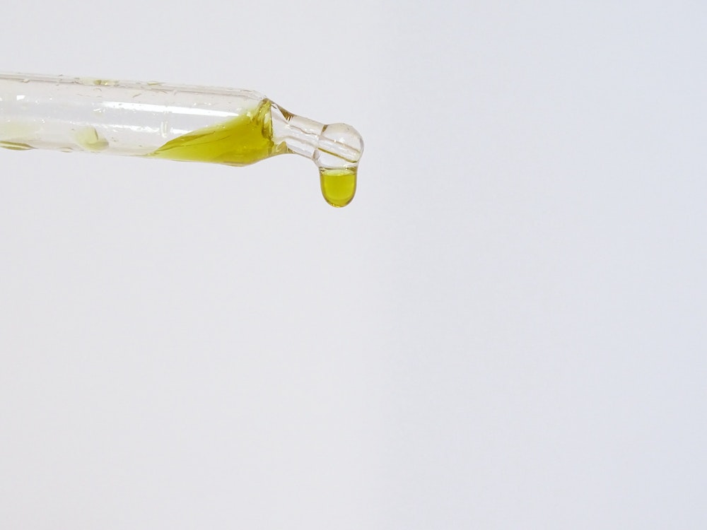 Voyages dans le temps et CBD : la molécule qui pourrait changer l'histoire